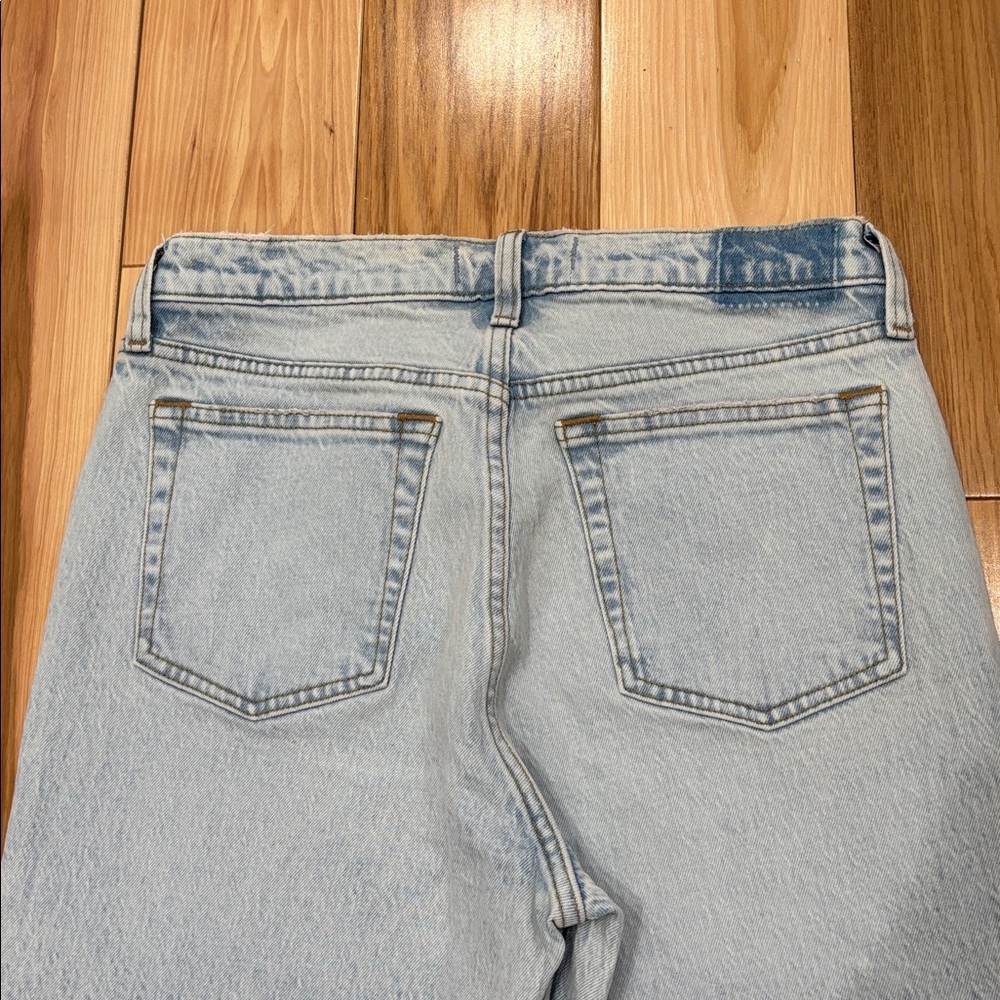 A&F Mid Rise Curve Love Jean - Picture 4 of 8